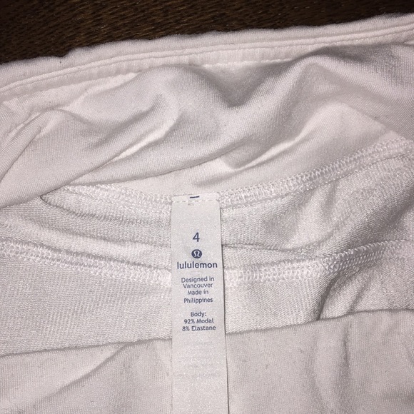 White lululemon pants. Size 4 - Picture 5 of 5